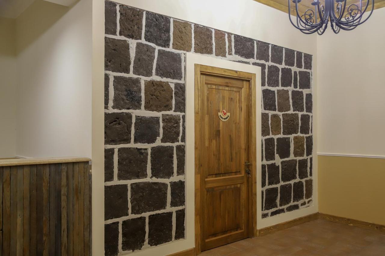 Nur Guest House Ghiumri Exterior foto